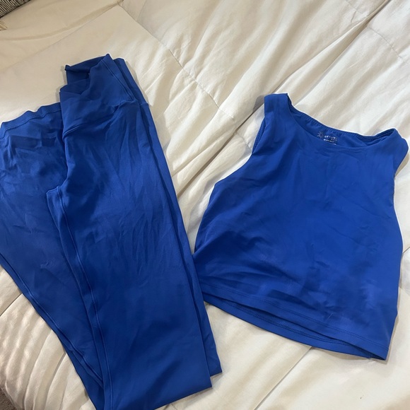 aerie Pants - Aerie Vibrant Blue Leggings and Top Set
